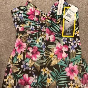 NWT, Miraclesuit Tropical Floral Swim Top in Black, Pink, Green, Gold